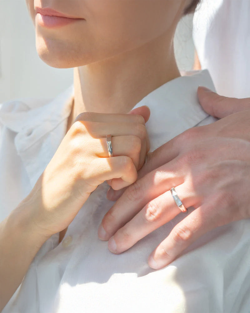 Light Sculpted Couple Rings